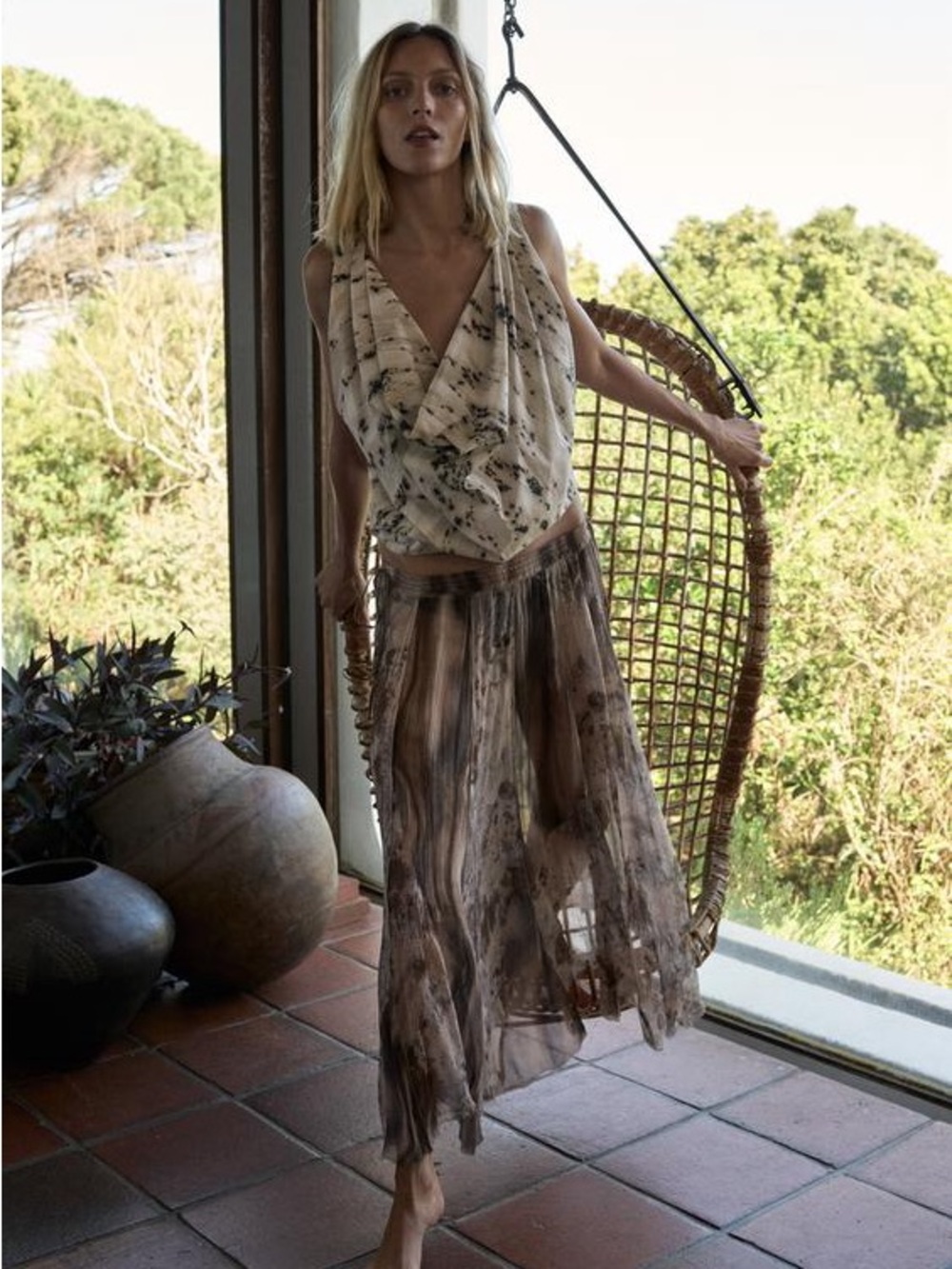 Voluminous top from the "Zw" collection with a print